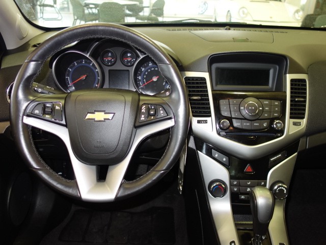 2014 Chevrolet Cruze 1LT, click to enlarge