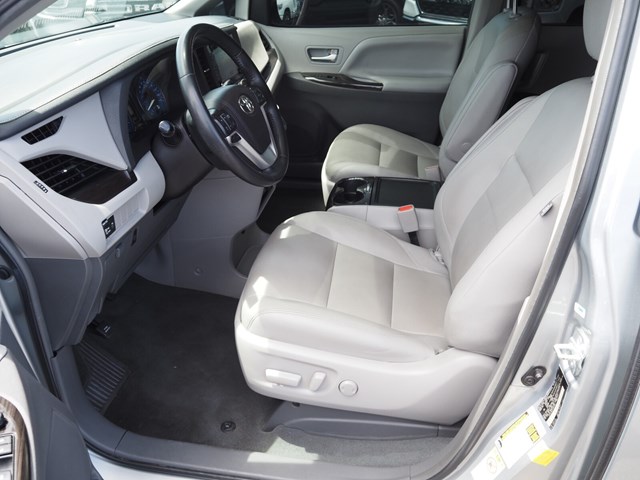 2019 Toyota Sienna XLE 8-Passenger