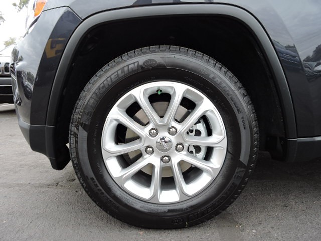 2015 Jeep Grand Cherokee Laredo E Scottsdale, AZ | Stock #5J0217 | Chapman Autoplex Scottsdale 2015 Jeep Cherokee Tire Size P225 60r18