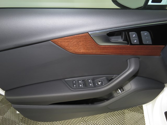 2022 Audi A4 2.0T quattro Premium