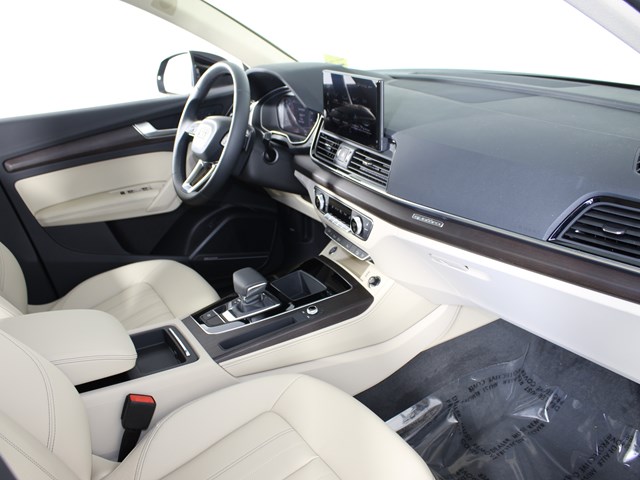 2022 Audi Q5 2.0T quattro Premium Plus