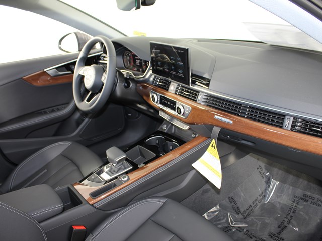 2022 Audi A4 2.0T quattro Premium Plus