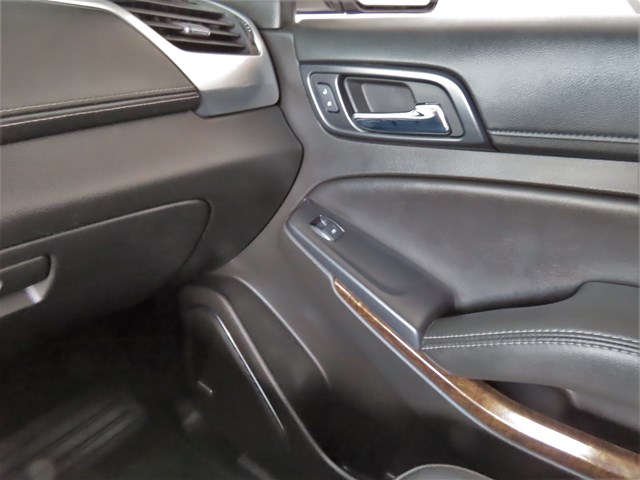 2017 Chevrolet Suburban 4x4 4X4 LT 1500    LUXURY PACKAGE