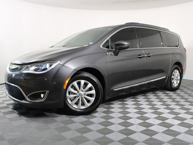 2017 Chrysler Pacifica Touring Plus